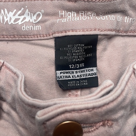 Mossimo denim Stretchy comfy High Rise shortSize 12 / 31 R - Picture 3 of 7